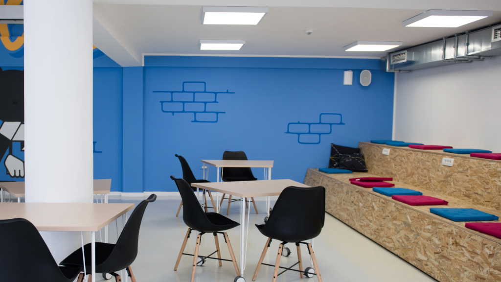Creating Smarter Classrooms: How Integrated Lighting and Power Solutions Support Modern Learning